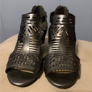 Liz Claiborne Wedge Sandals Size 5 1/2